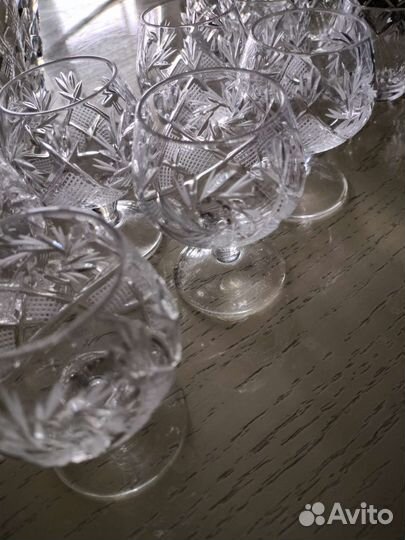 Фарфоровая посуда, хрусталь