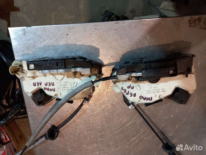 Передние замки дверей VW Po