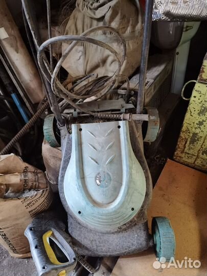 Газонокосилка электрическая