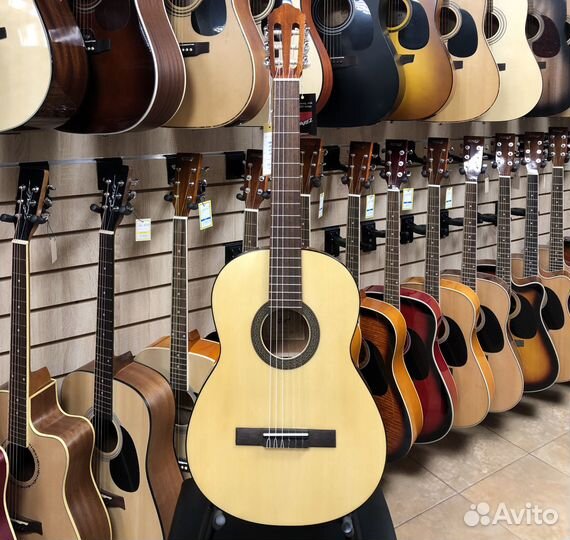 Классическая гитара Cort AC100+ чехол