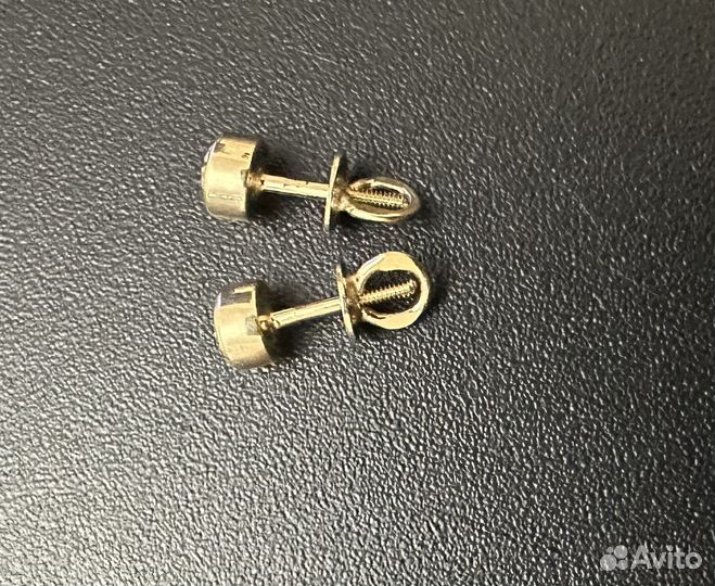 Золотые серьги гвоздики