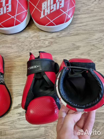 Комплект аммуниции для боевых искусств (красный)