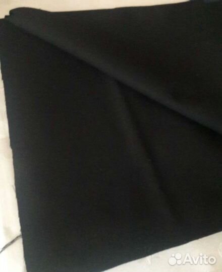 Тёплый, черный отрез ткани на юбку