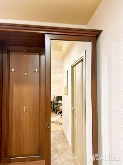 Мебель в прихожую бу