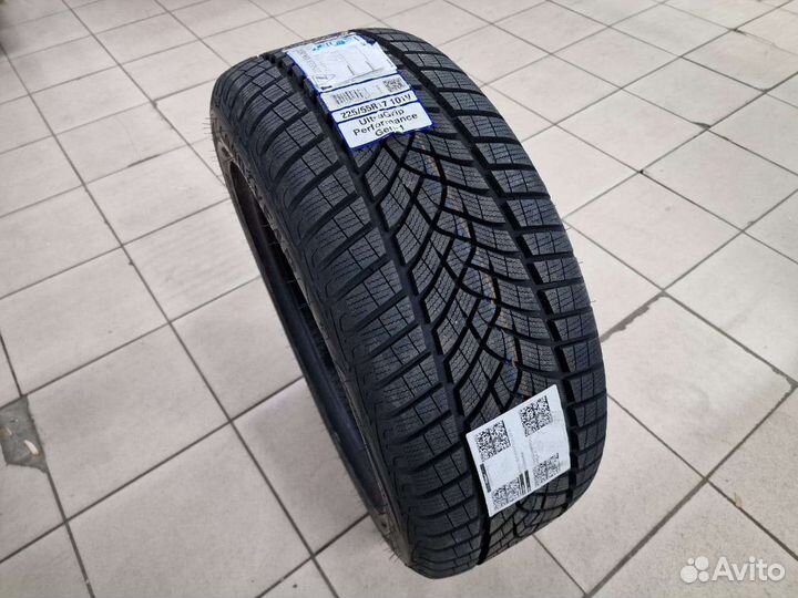Goodyear UltraGrip Performance Gen-1 225/55 R17