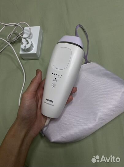 Компактный фотоэпилятор Philips Lumea Essential
