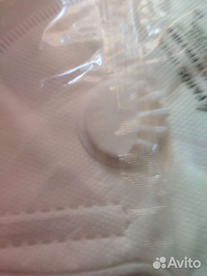 Одноразовые халаты, маски с клапаном