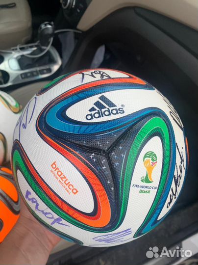 Футбольные мячи adidas brazuca