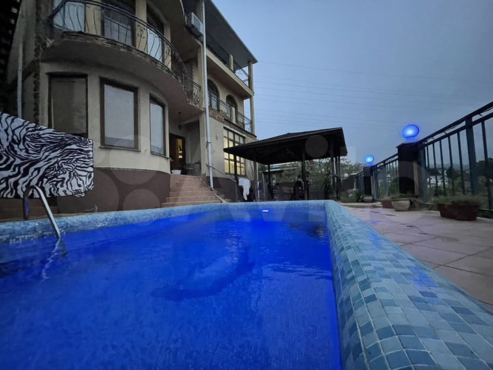 Дом 360 м² на участке 6 сот.