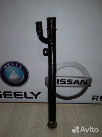 Патрубок на блоке Renault logan