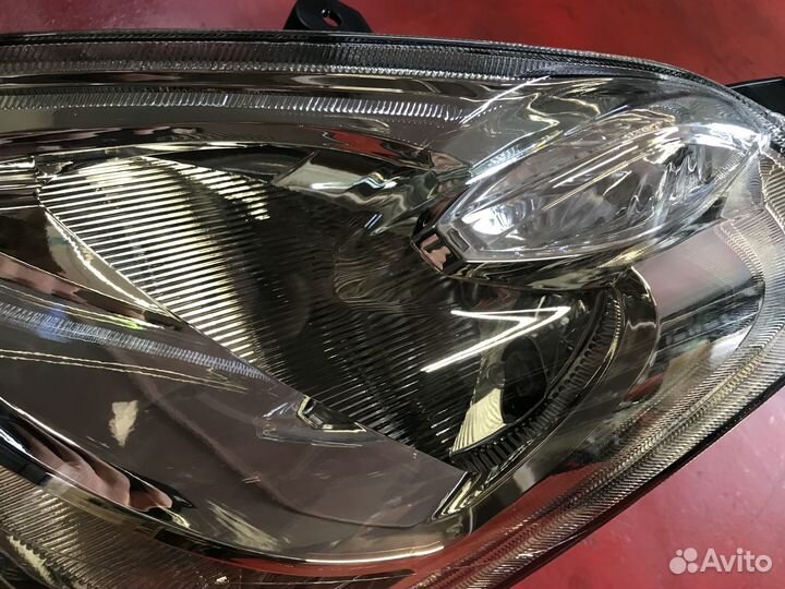 Фара передняя левая Nissan Almera G15