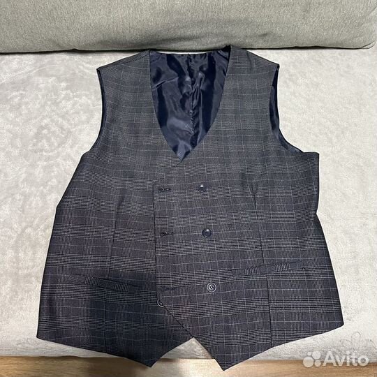 Костюм мужской тройка