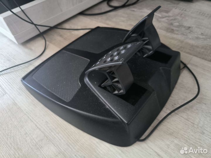 Игровой руль logitech momo racing