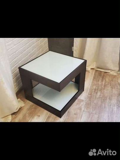 Столик журнальный