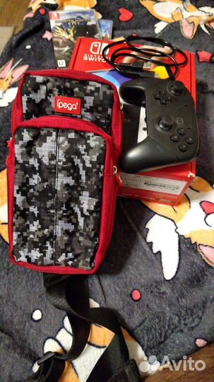Nintendo switch oled с играми, сумкой и джойстиком