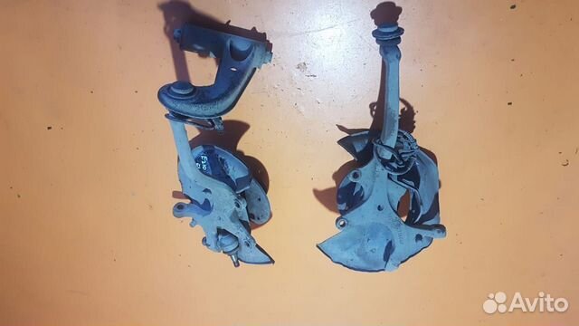 Кулак передний правый на Mercedes W210