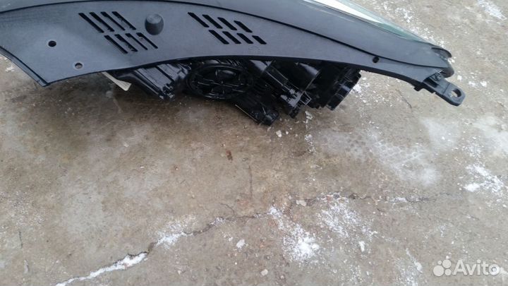 Фара правая Hyundai Tucson 2 (2015-нв)