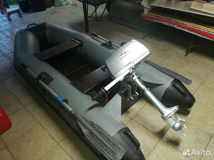 Лодка с мотором