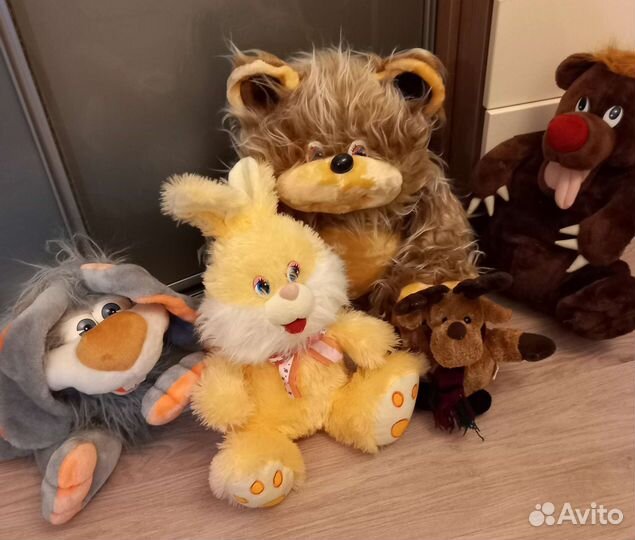 Мягкие игрушки -зайцы и медведи