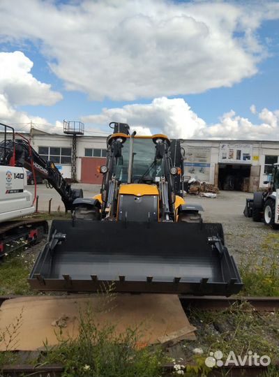 Экскаватор-погрузчик ЕлАЗ BL888, 2024