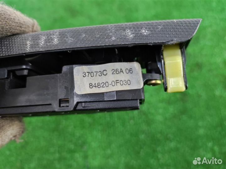 Блок управления стеклоподъемниками Toyota Corolla