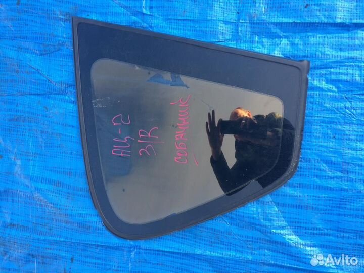 Стекло собачника з/п toyota ipsum SXM10