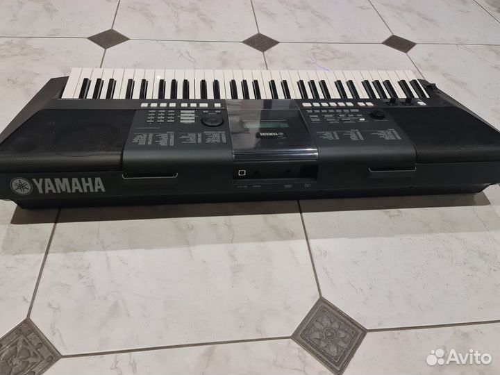 Синтезатор Yamaha psr e423