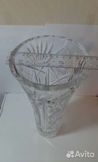 Хрустальная ваза