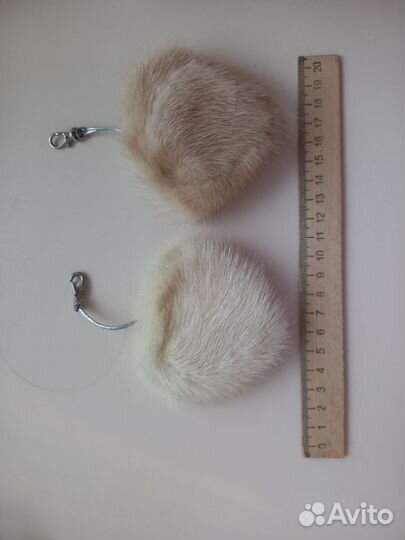 Меховой брелок