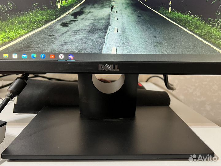 Монитор dell 22