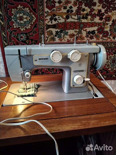 Швейная машина Подольск 142