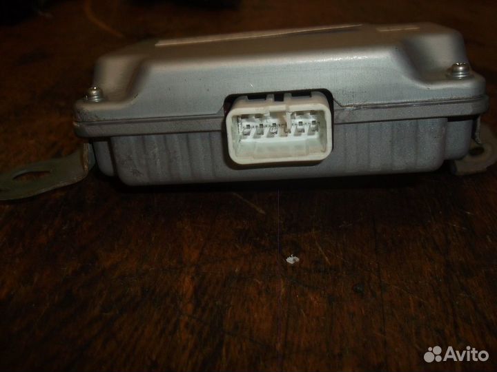 Блок реле (Lexus LX, Toyota Land Cruiser)