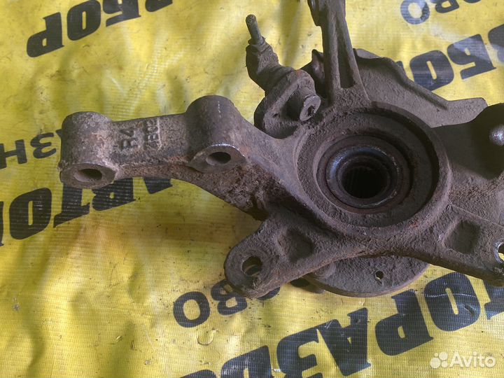 Поворотный кулак правый Chevrolet Aveo Т200