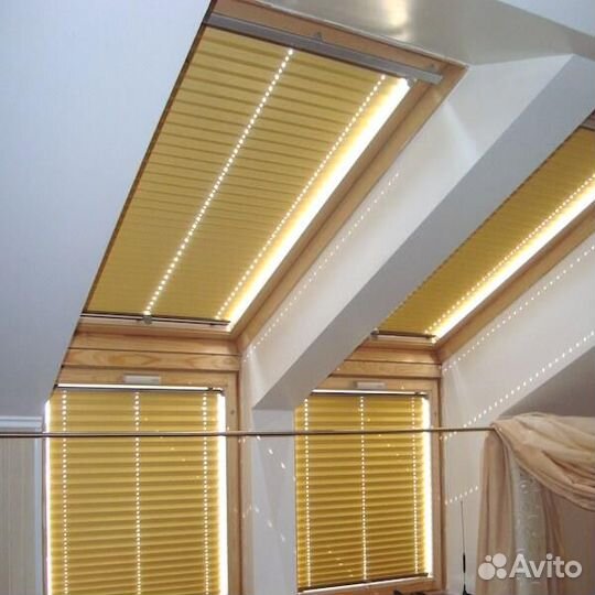 Жалюзи на мансардные окна