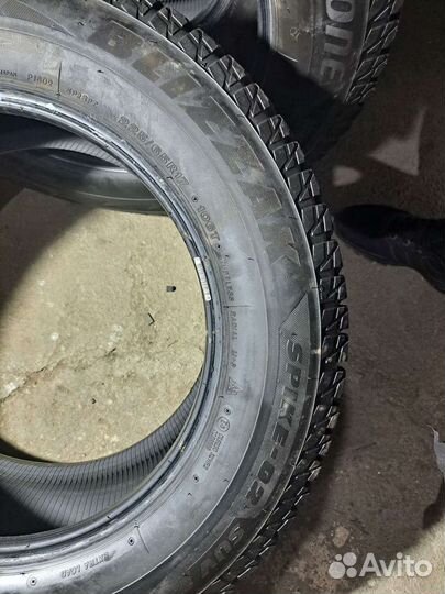 Bridgestone Blizzak Spike-02 SUV 225/65 R17 106T