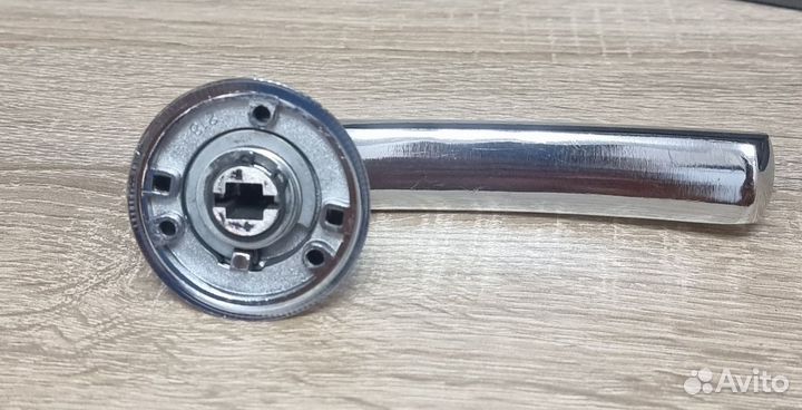 Дверная ручка