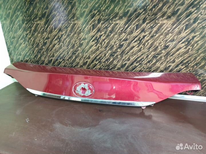 Накладка двери багажника Lexus Ct200H