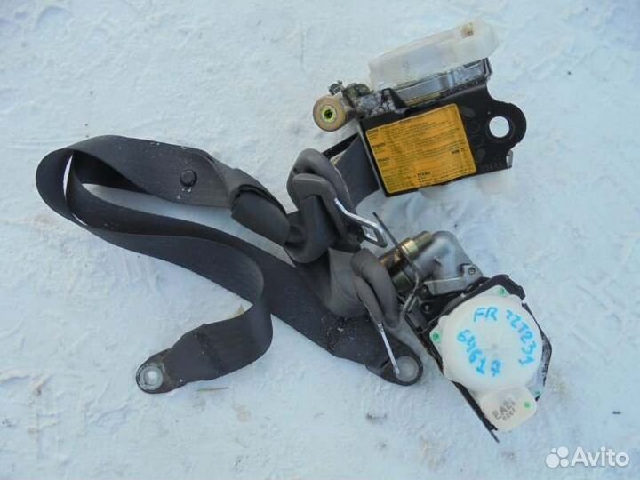 Ремень безопасности передний Toyota Celica ZZT231