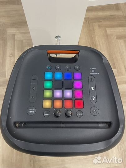 Музыкальная колонка jbl partybox 1000