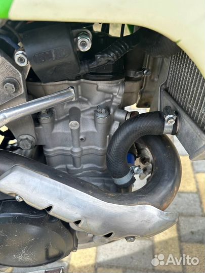 Двигатель на кроссовый мотоцикл kawasaki kx 250f