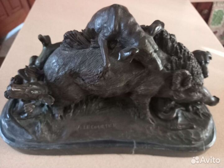 Бронзовая скульптура Охота на кабана