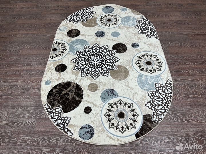 Ковер овальный 1.5*2.3 новый