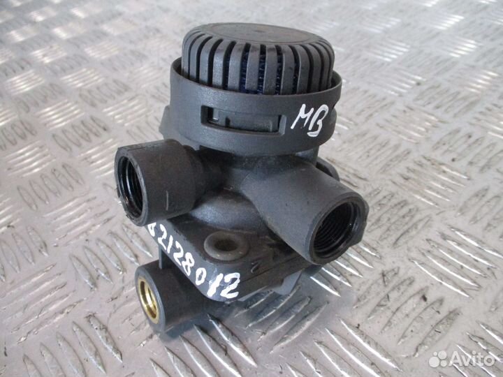 Ускорительный клапан Wabco 9730060030