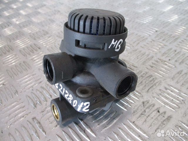 Ускорительный клапан Wabco 9730060030