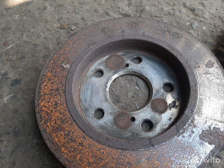 Задние тормозные диски Toyota Corolla X 150