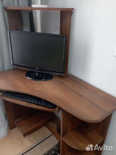 Стол компьютерный