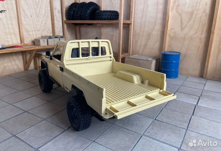 RC модельMN82 1:12 toyota land cruiser LC79