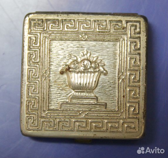 Пудреница Ленэмальер