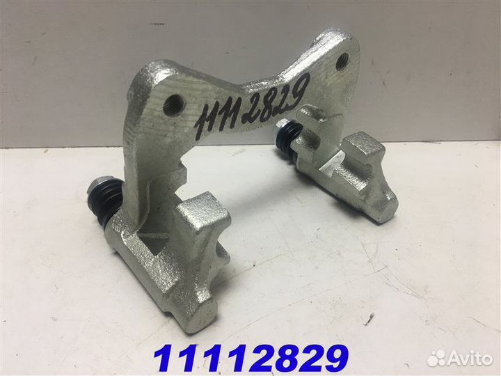 Скоба суппорта заднего Audi 80/90 (B3) 1986-1991