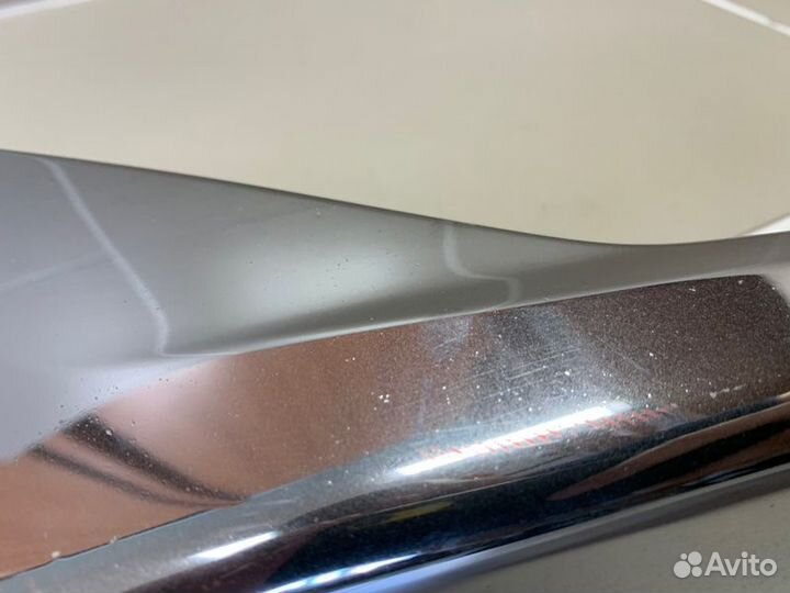 Накладка бампера передняя правая Toyota Land